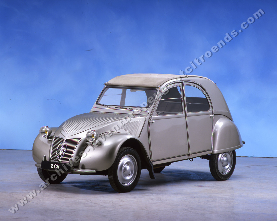 Photo 5 - Citroën U23 Bâché 1952 - L'Aventure Peugeot Citroën DS